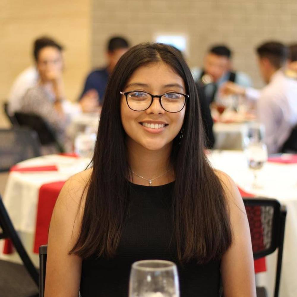 Meet your Posher, Melina